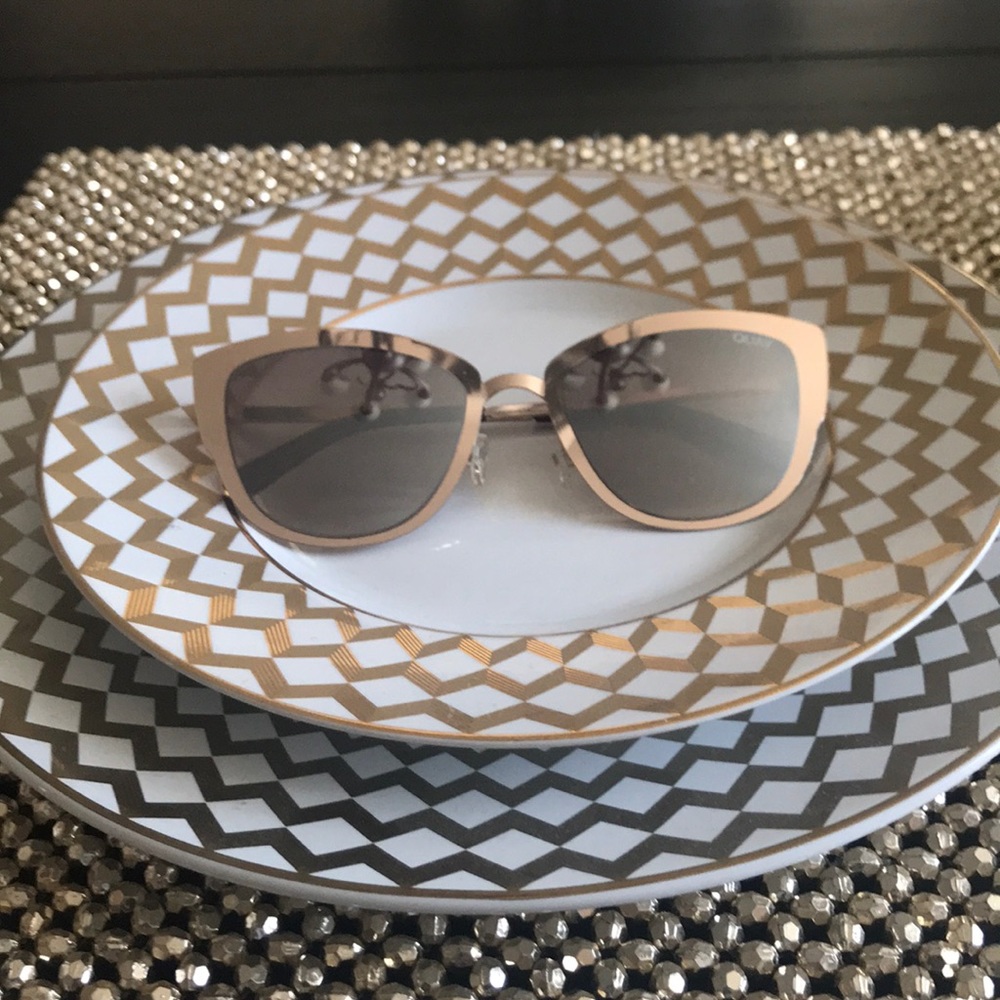 Quay Gold Mirrored Sunnies